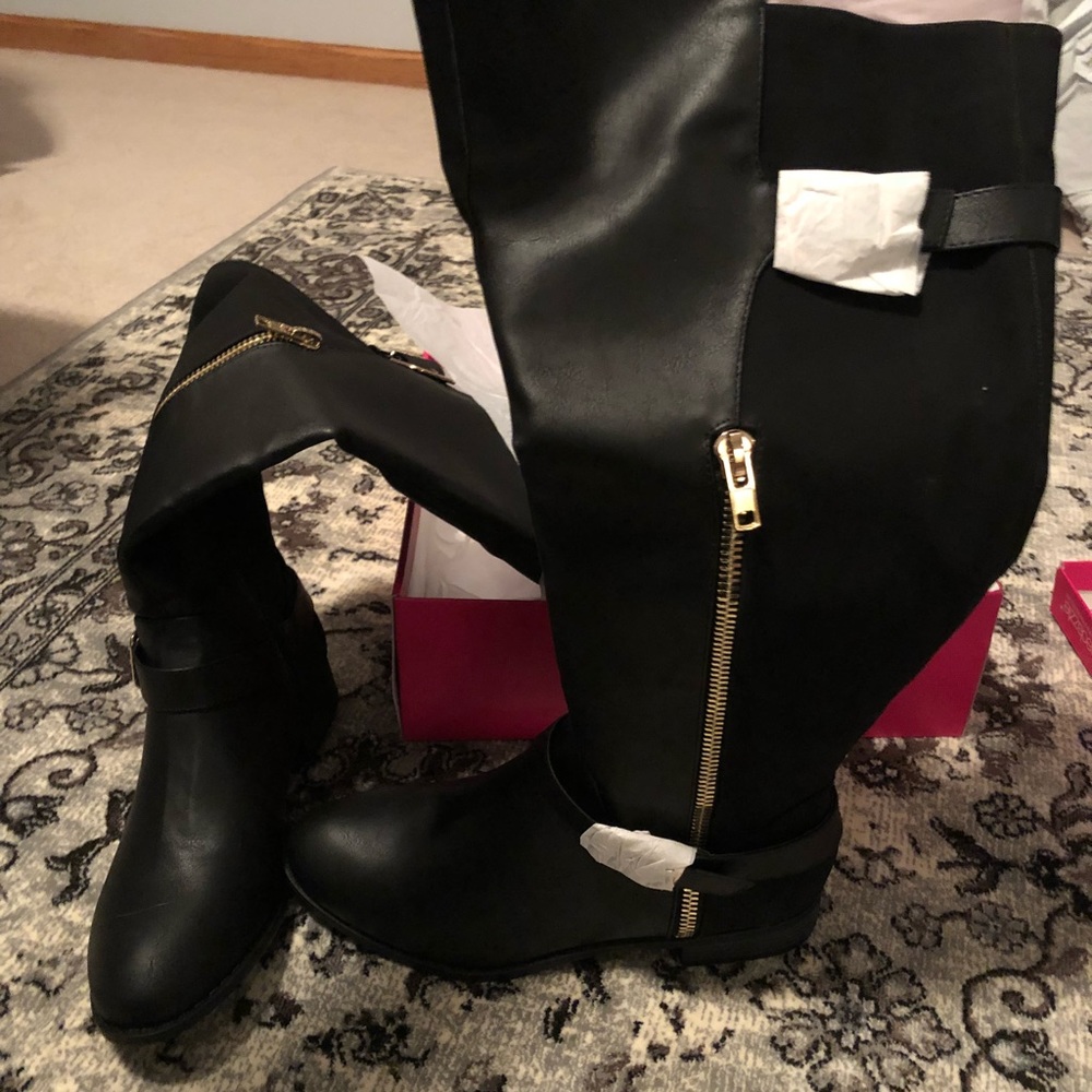 New in box Black boots with gold accents